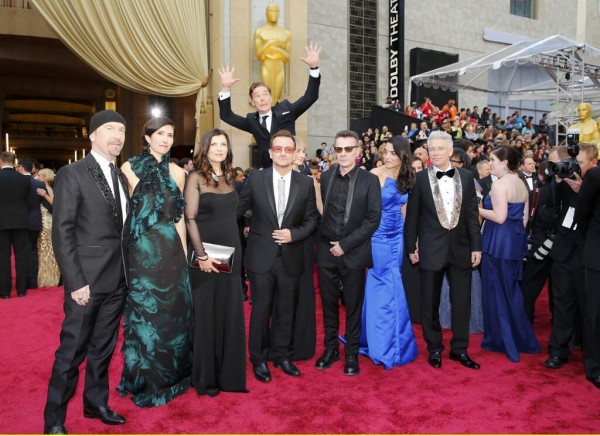 U2_photobomb_cumberbatch